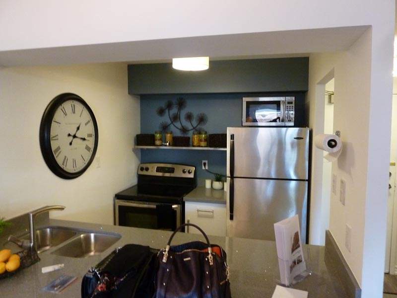 Before update - Tired Kitchen Layout