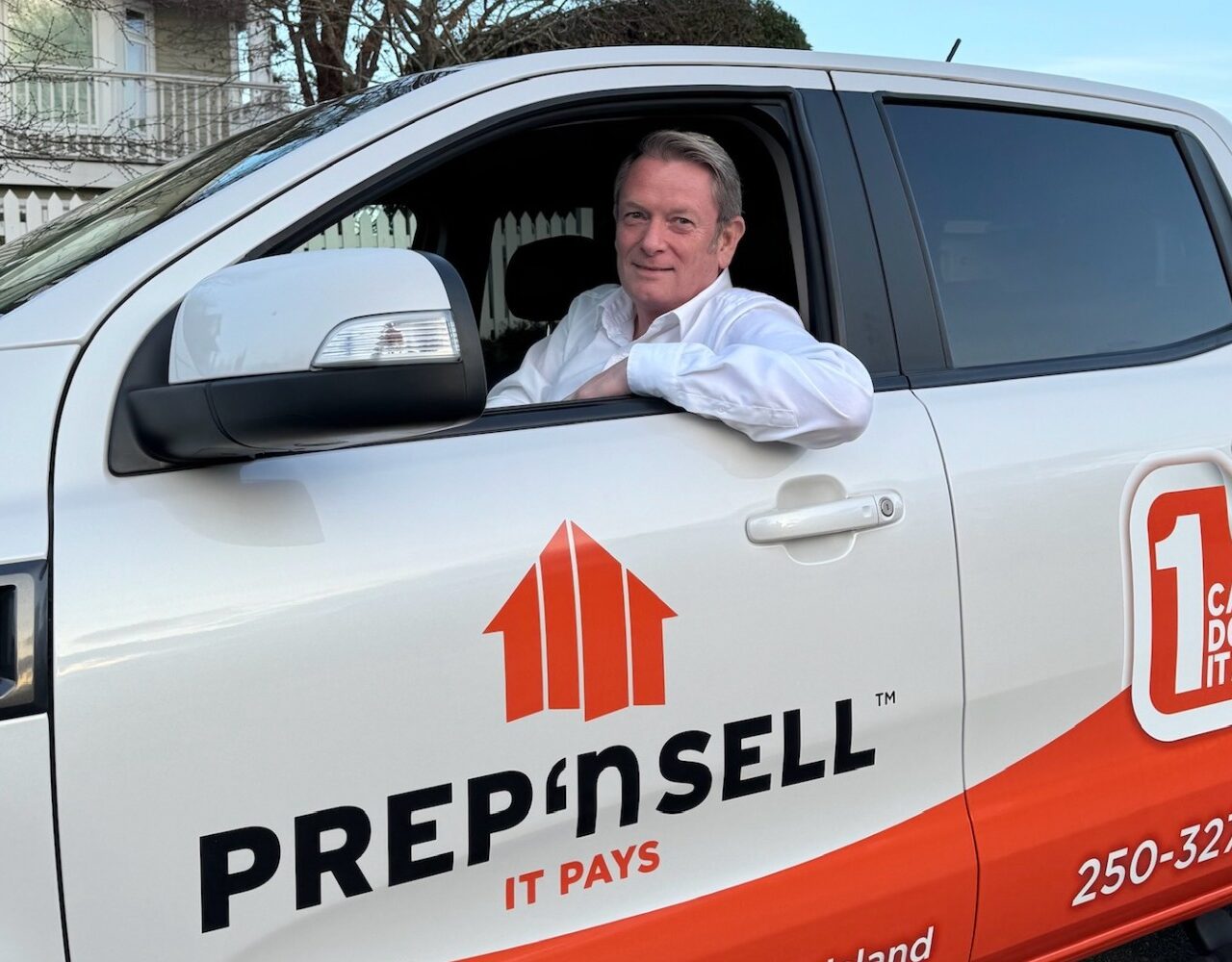 Prep'n Sell Vancouver Island franchise truck in front of a freshly prepared home ready for sale.