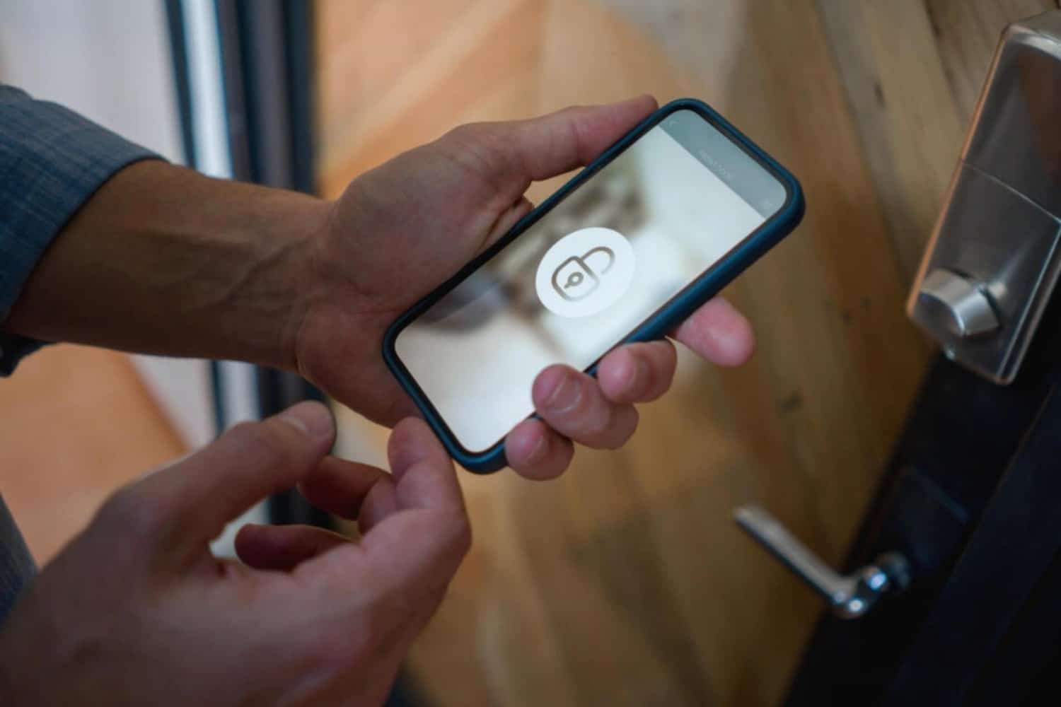 Smart Home Lock Controlled by Smartphone