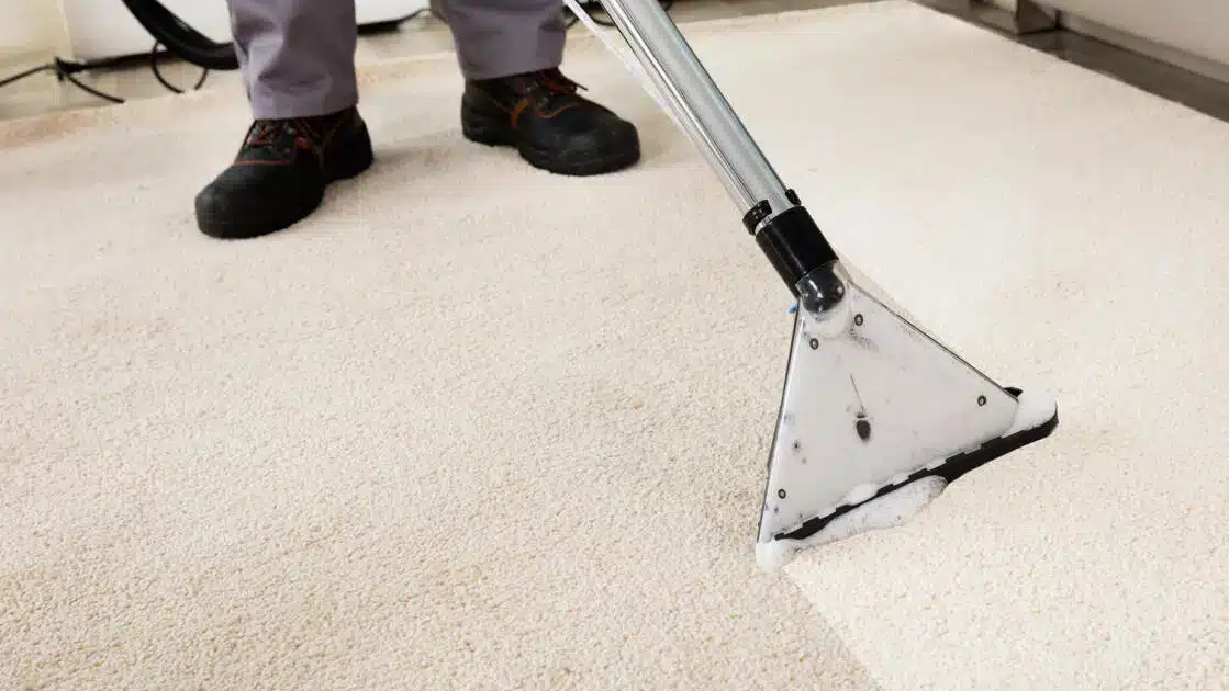 Living-room cleaning and finishing in Mississauga